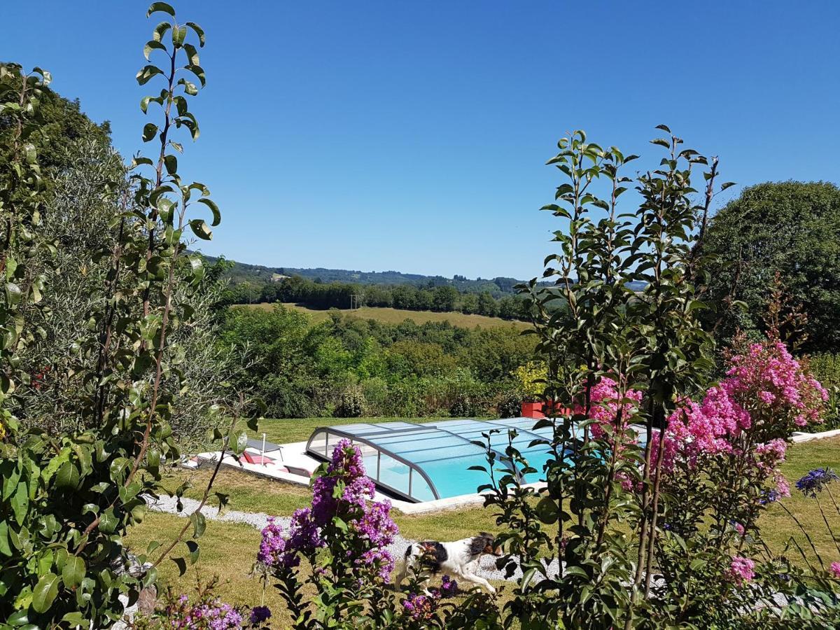 gite a la campagne Noailhac  Extérieur photo