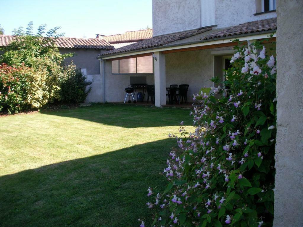 gite a la campagne Noailhac  Extérieur photo